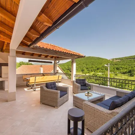 Holiday home Argenta Arzano